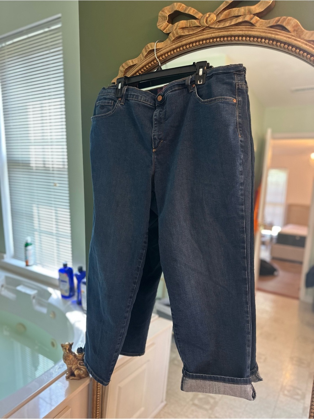 Gloria Vanderbilt Dark Blue Cropped Straight-Leg Jeans